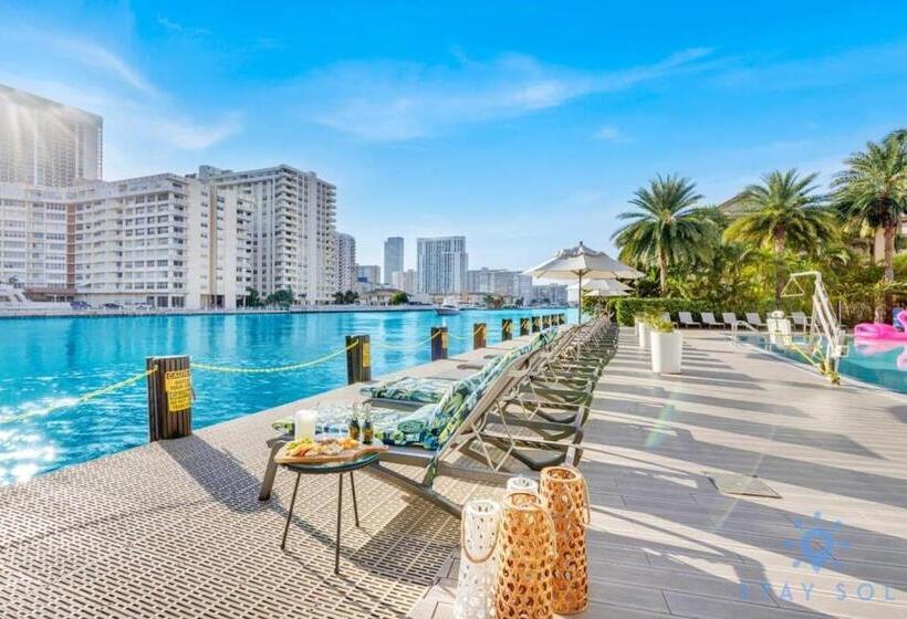 호스텔 Resort Amenities   Amazing Pool And Gym