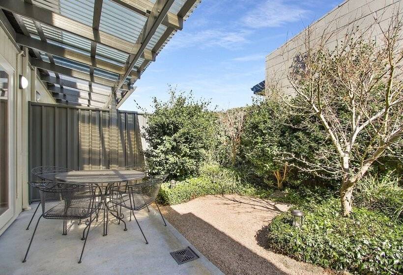 Apartments On Church  Unit 7