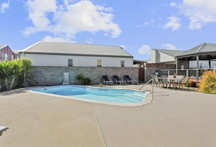 Apartments On Church  Unit 7