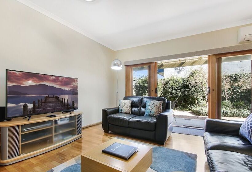 Apartments On Church  Unit 7