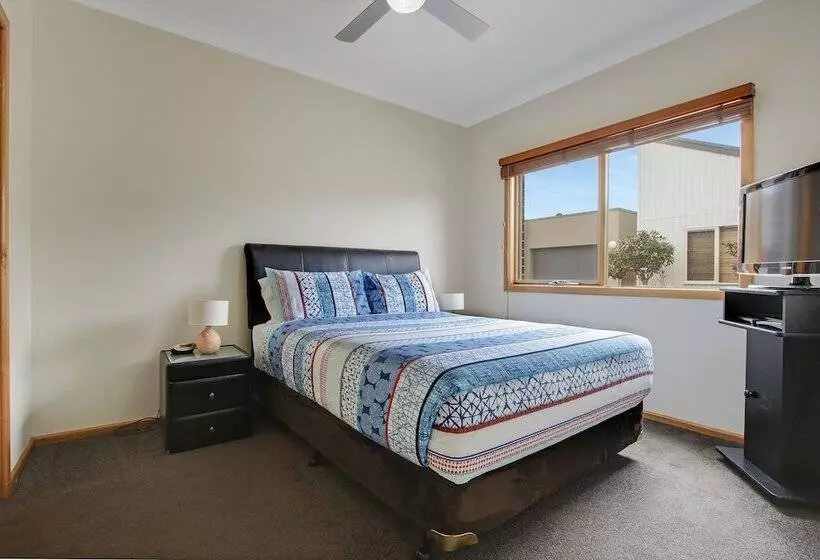 Apartments On Church  Unit 7