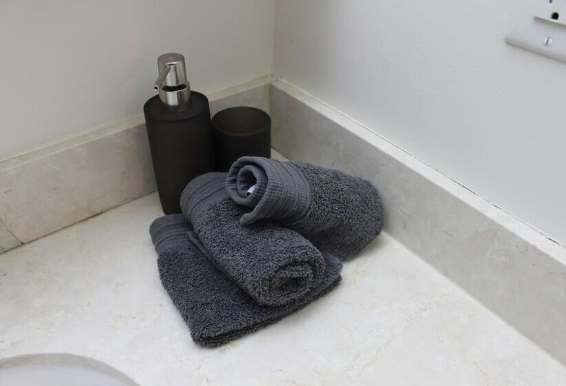 Custom Luxury Suite   By Elite Suites