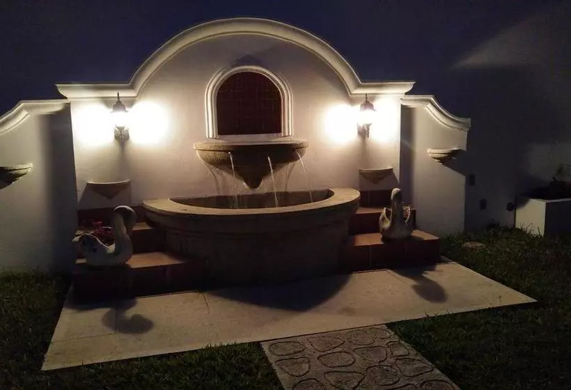 مسافرخانه Ixkanul Antigua