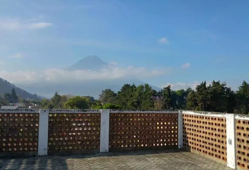 مسافرخانه Ixkanul Antigua