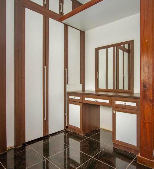Alfa Hotel Munyonyo