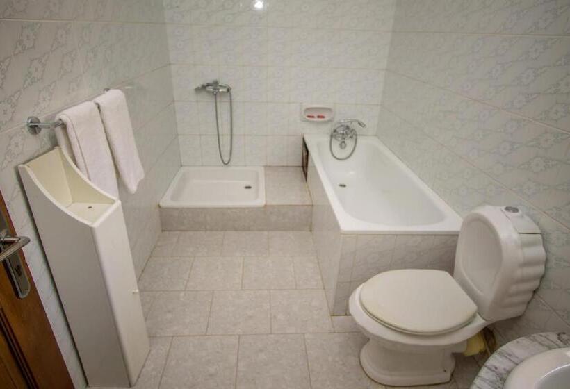Alfa Hotel Munyonyo
