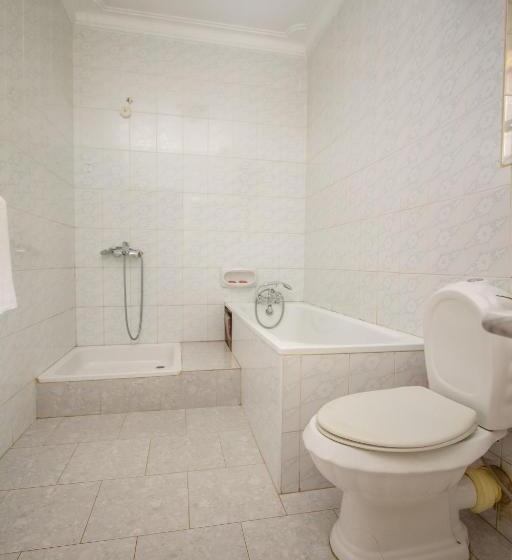 Alfa Hotel Munyonyo