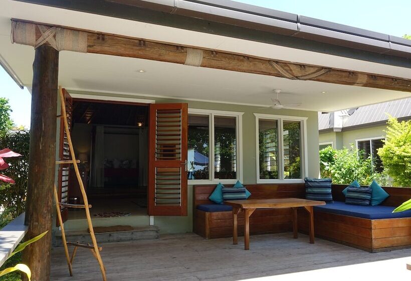 בית מלון כפרי Blue Lagoon Beach Resort