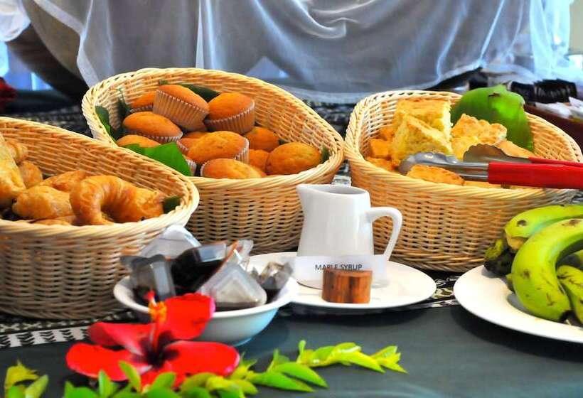 בית מלון כפרי Blue Lagoon Beach Resort