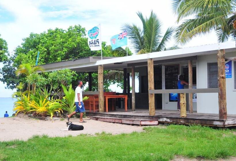 בית מלון כפרי Blue Lagoon Beach Resort