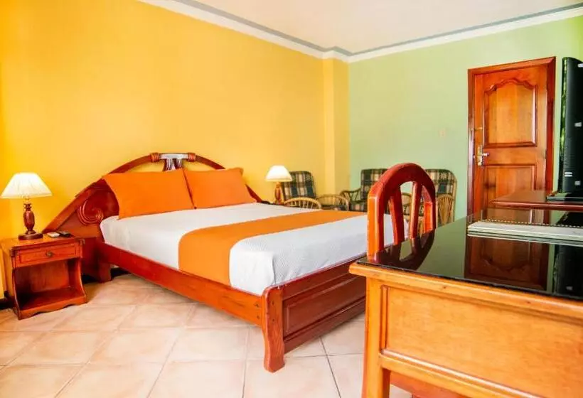 Hotel El Auca