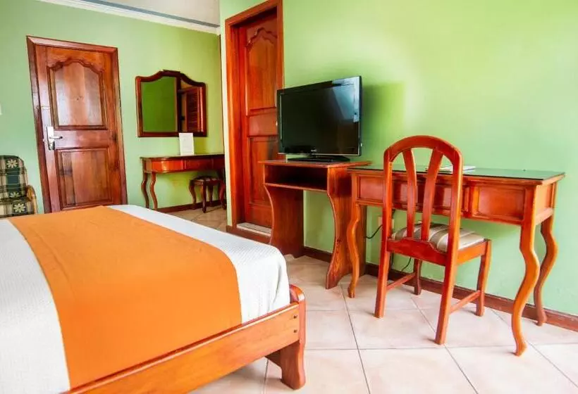 Hotel El Auca