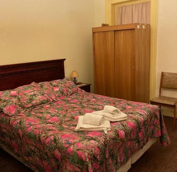 هتل Hostal Residencia En El Cerro