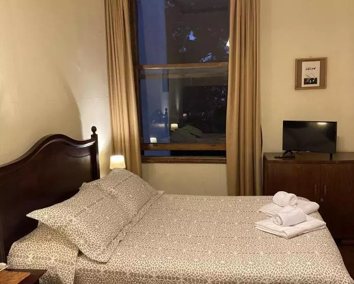 هتل Hostal Residencia En El Cerro