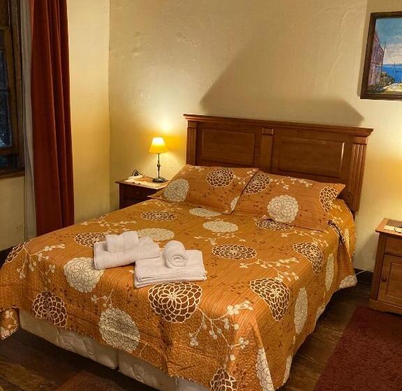 هتل Hostal Residencia En El Cerro