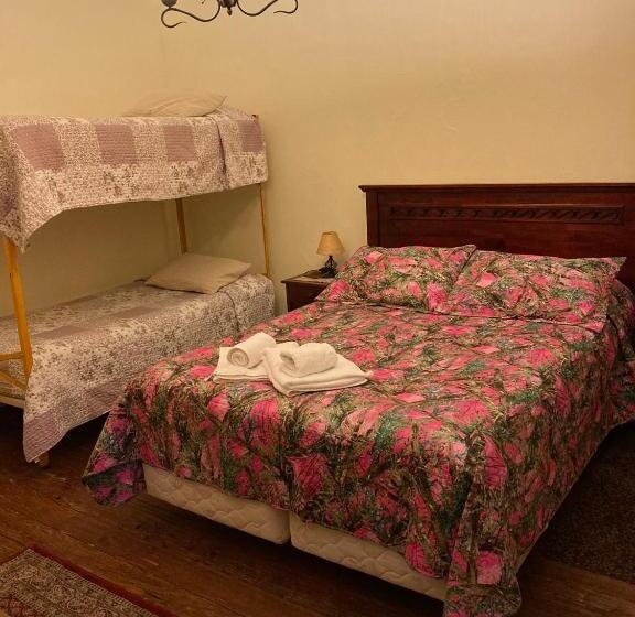 هتل Hostal Residencia En El Cerro