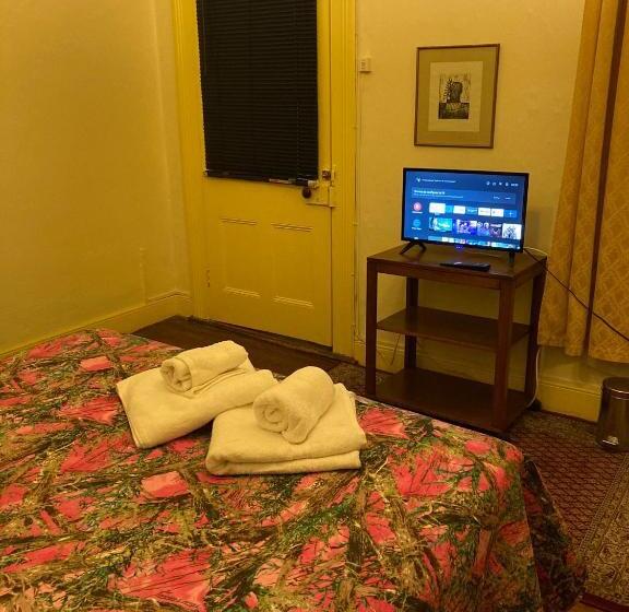 هتل Hostal Residencia En El Cerro