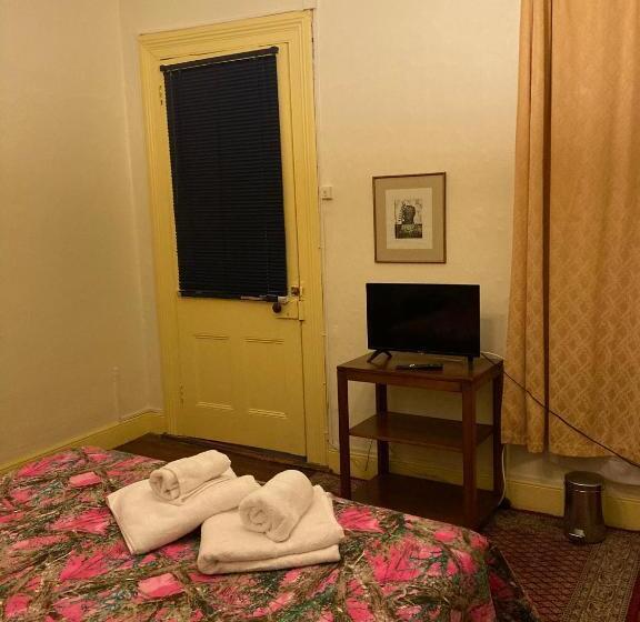 هتل Hostal Residencia En El Cerro