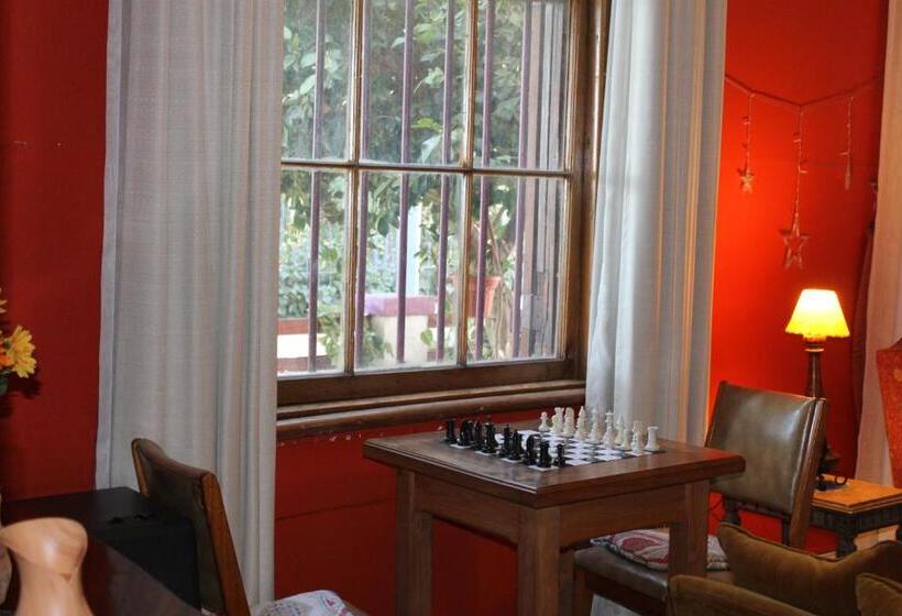 هتل Hostal Residencia En El Cerro