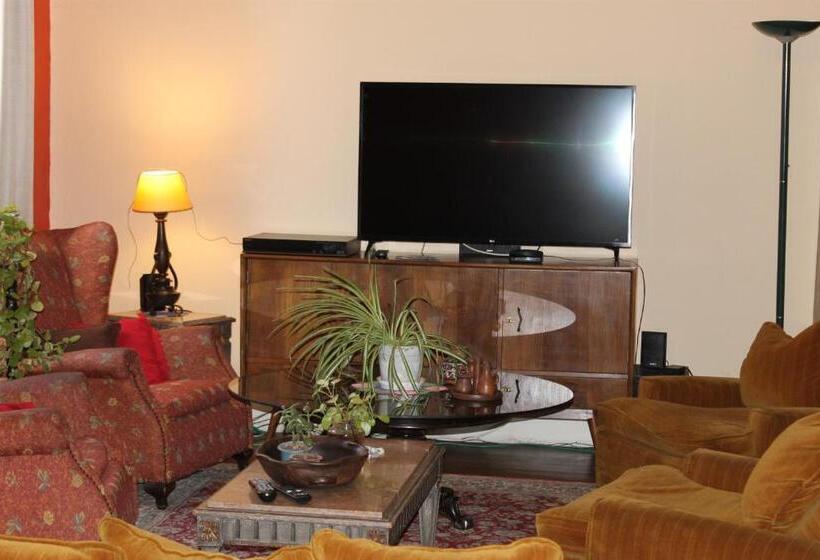 هتل Hostal Residencia En El Cerro