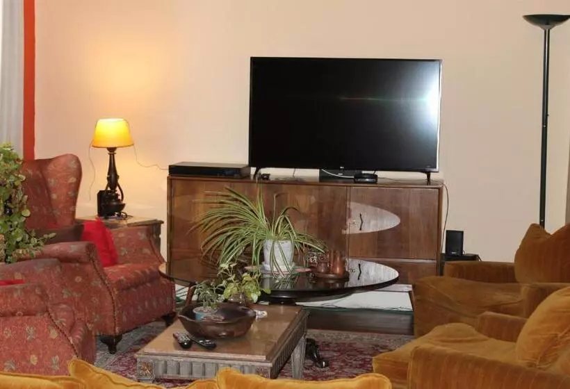هتل Hostal Residencia En El Cerro
