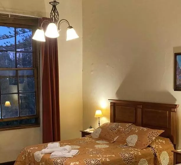هتل Hostal Residencia En El Cerro