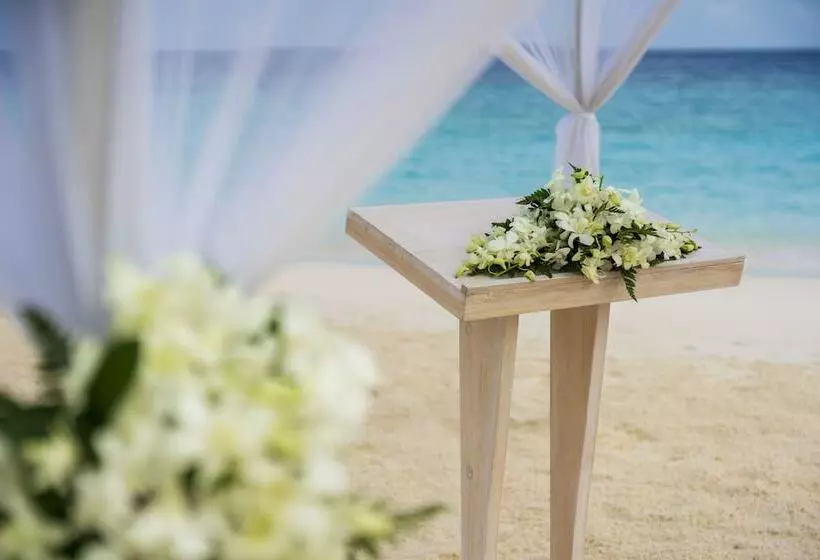 هتل Milaidhoo Maldives