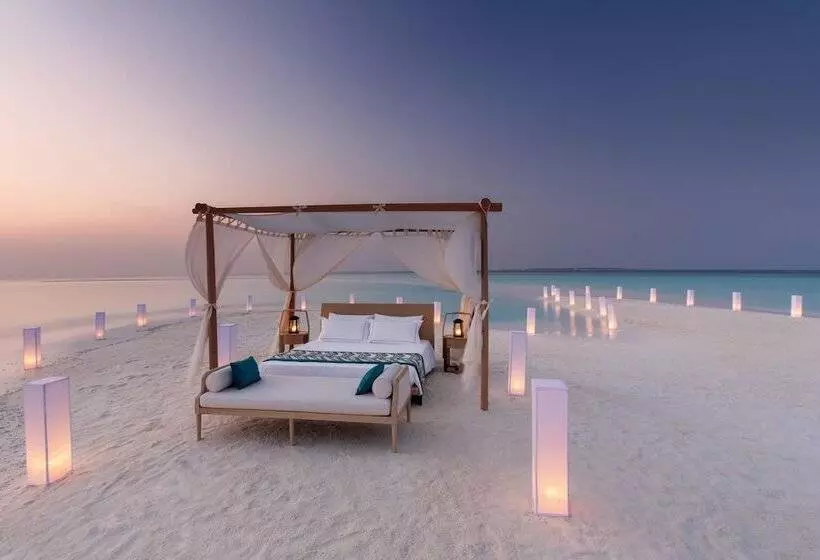 هتل Milaidhoo Maldives
