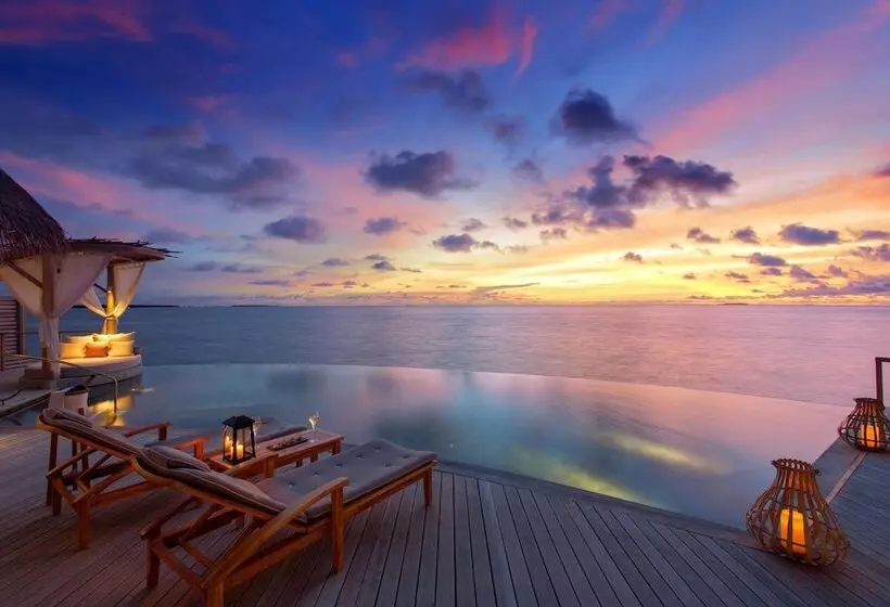 هتل Milaidhoo Maldives