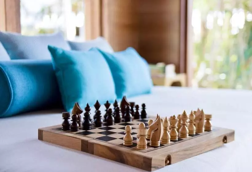 هتل Milaidhoo Maldives