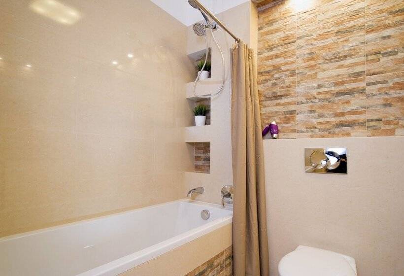 Old Town Luxury Apartment