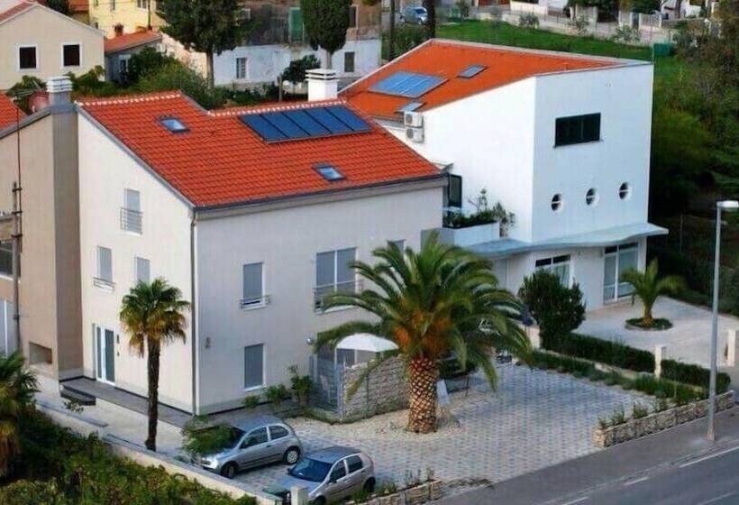 ペンション Villa Diana Zadar