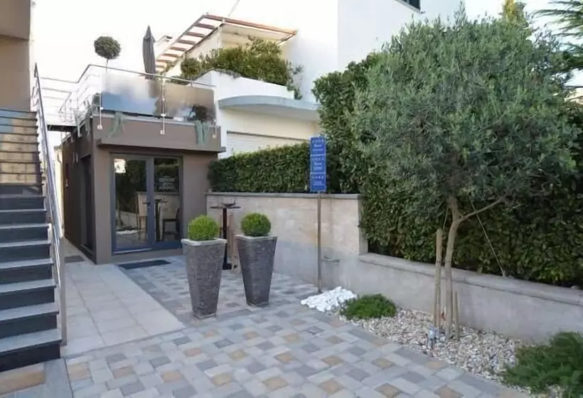 ペンション Villa Diana Zadar