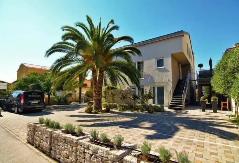 ペンション Villa Diana Zadar