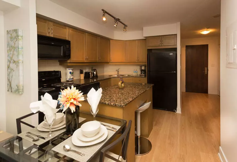 Red Maple Suites  Blue Jays Way