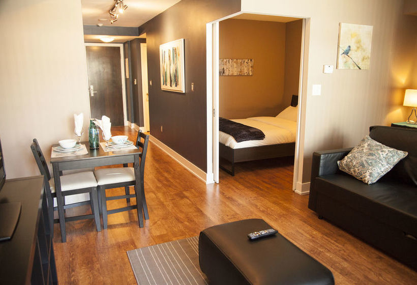 Red Maple Suites  Blue Jays Way