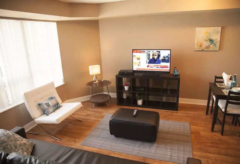 Red Maple Suites  Blue Jays Way