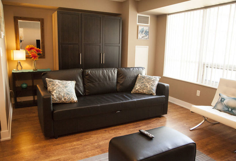 Red Maple Suites  Blue Jays Way