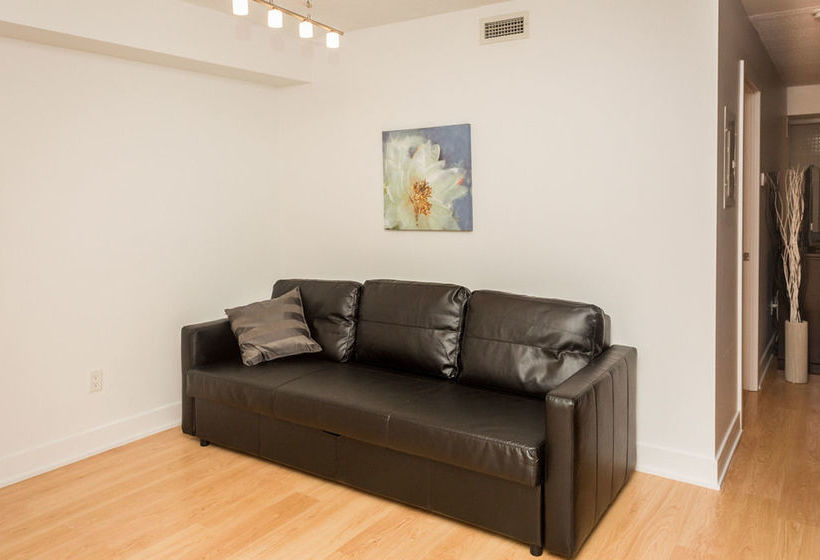 Red Maple Suites  Blue Jays Way