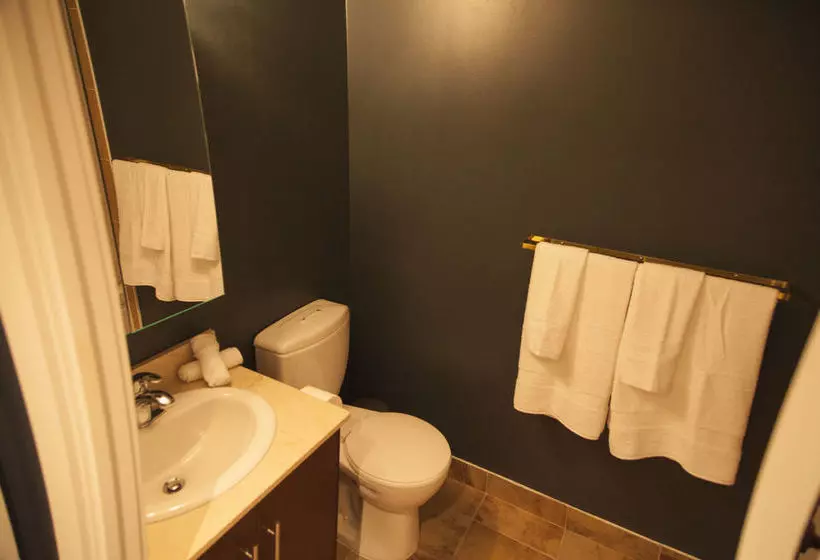 Red Maple Suites  Blue Jays Way