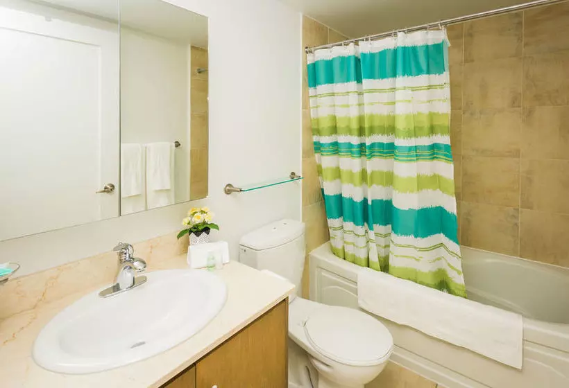 Red Maple Suites  Blue Jays Way