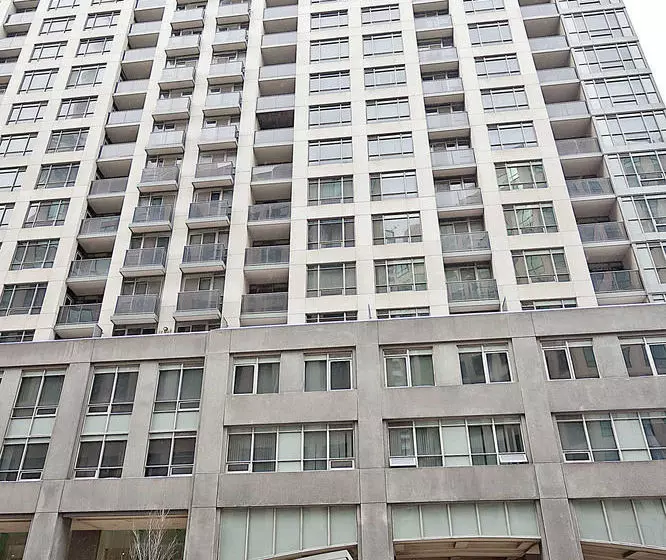 Red Maple Suites  Blue Jays Way
