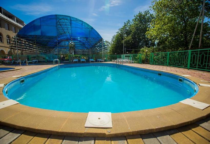 בית מלון כפרי Garden Hills 2