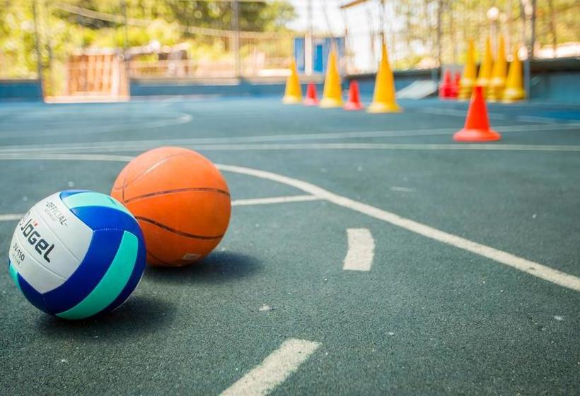 בית מלון כפרי Garden Hills 2