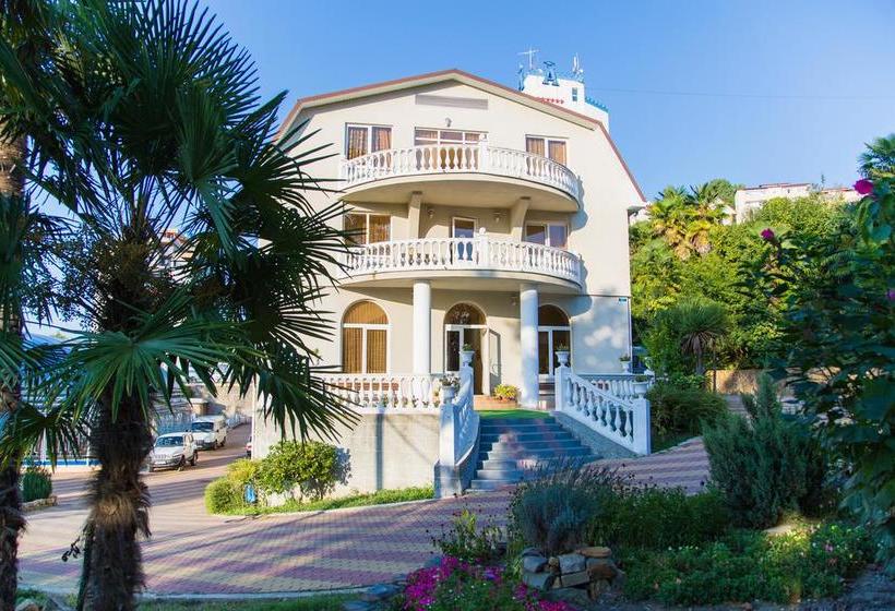 בית מלון כפרי Garden Hills 2