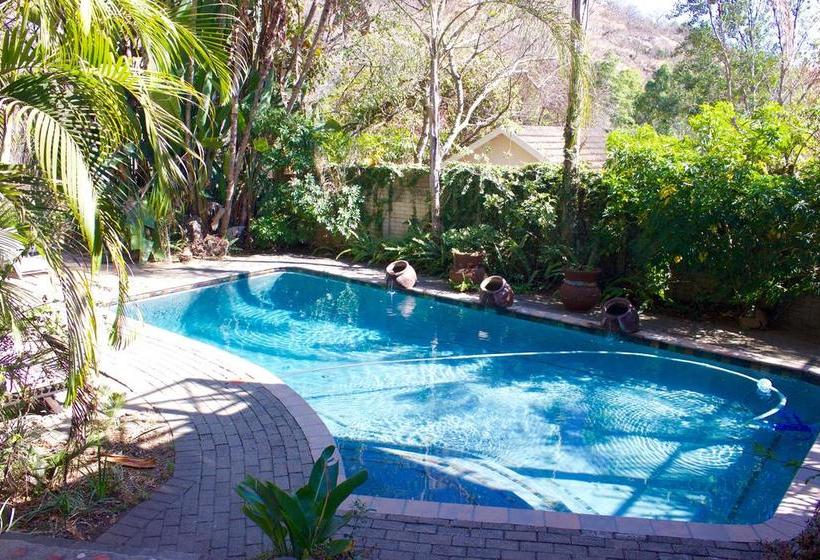 הוסטל Old Vic Travellers Inn Nelspruit