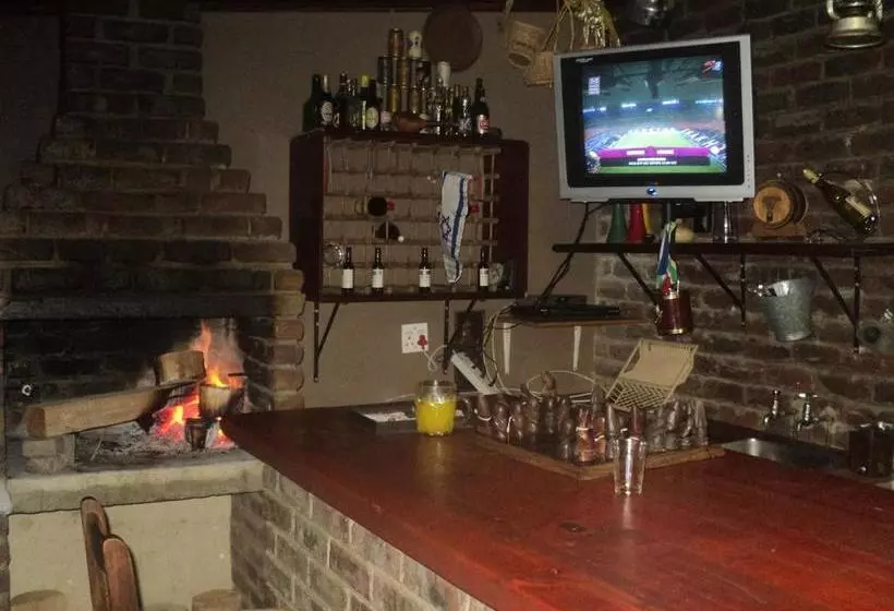 هاستل Old Vic Travellers Inn Nelspruit