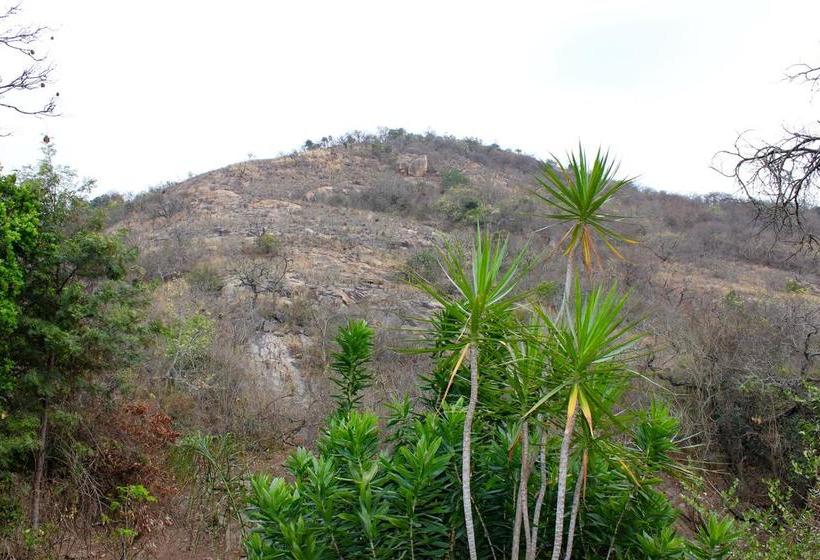 הוסטל Old Vic Travellers Inn Nelspruit