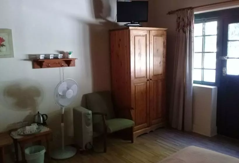 Aamiaismajoitus (B&B) Koo Karoo Guest Lodge And Self Catering