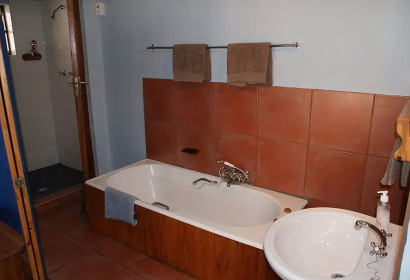 Aamiaismajoitus (B&B) Koo Karoo Guest Lodge And Self Catering